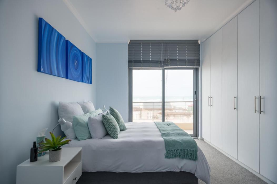 At The - Muizenberg Apartment