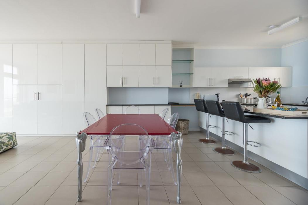 At The - Muizenberg Apartment Cape Town