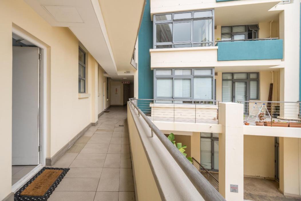At The - Muizenberg Apartment *